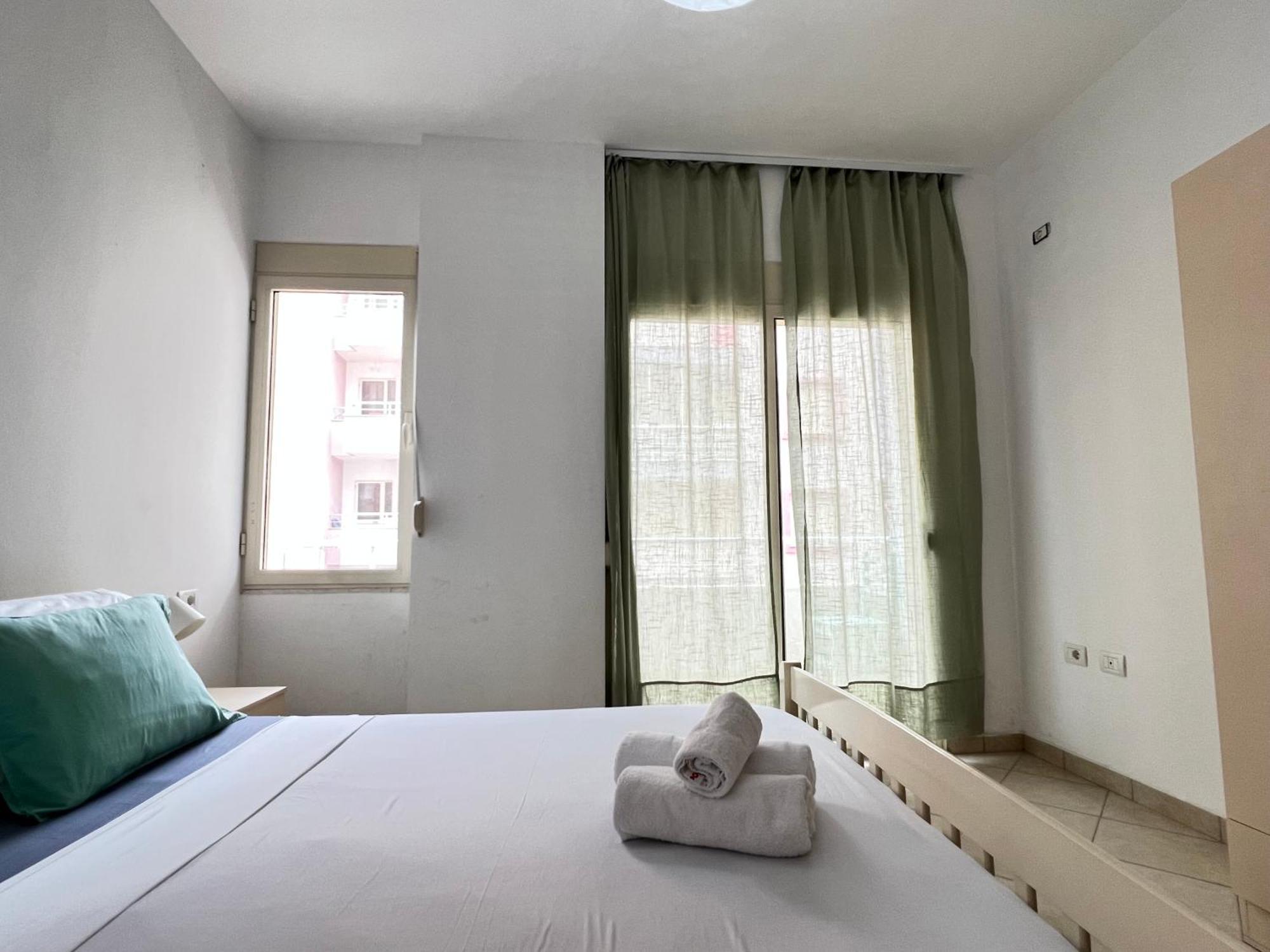 Lunasol Seaside Apartments Durres Bagian luar foto