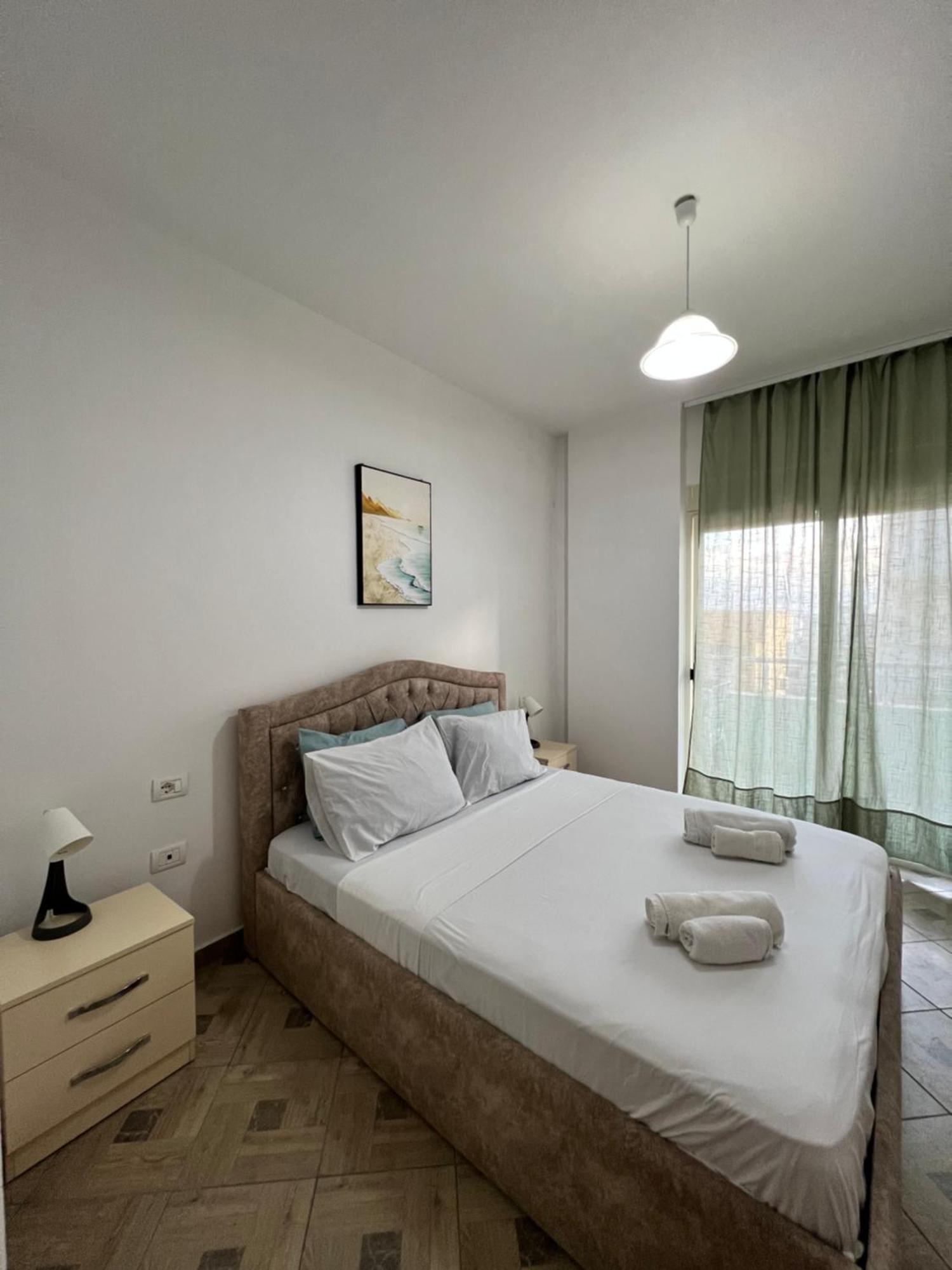 Lunasol Seaside Apartments Durres Bagian luar foto