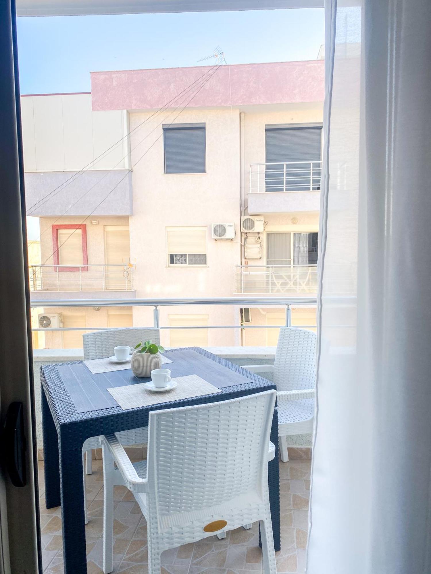 Lunasol Seaside Apartments Durres Bagian luar foto