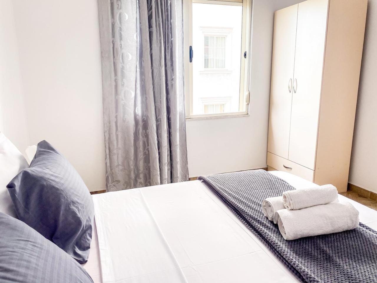 Lunasol Seaside Apartments Durres Bagian luar foto