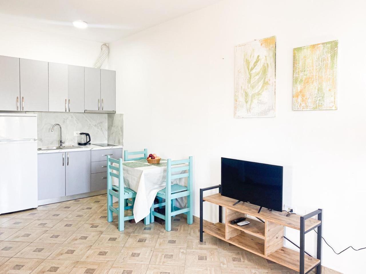Lunasol Seaside Apartments Durres Bagian luar foto