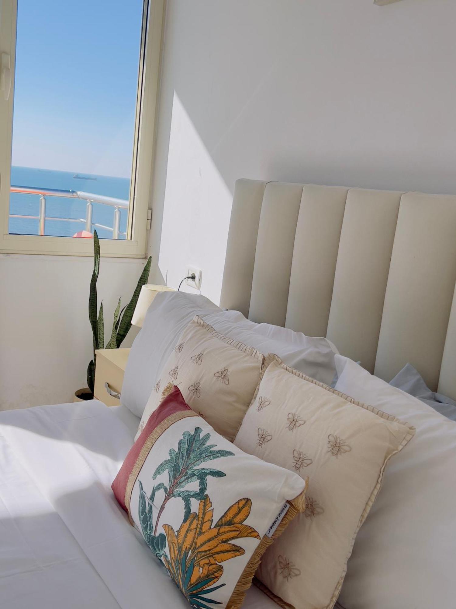 Lunasol Seaside Apartments Durres Bagian luar foto